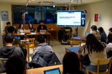 정치보다 헬스장 광장 나오지 않는 청년들의 속내