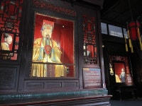 제갈량의 뜨거운 인기 비결, 배터리 닳도록 알아본 결과