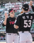 '수성' LG vs '탈환' kt, 1위 자리 놓고 대격돌