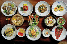 [맛집&멋집]수라상에 오르던 비빔밥 ‘재현’ - 고궁 명동점