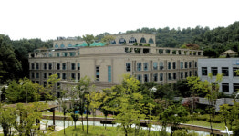 I 실버타운의 귀족 브랜드]어르신 눈높이에 맞춘 시설·서비스로 행복 노후 보장하는 정원속궁전 - 풍요로운 노년을 위해 설계한 실버타운