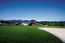 [In and Out] 60만 평 잣나무 숲 속 한가운데서 골프를 즐기다