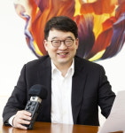 ‘태양광 대반전’ 쓴 이우현…반도체·배터리 소재 확 키운다