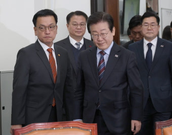 이재명 대통령, 캐나다 방문으로 한-캐 협력 강화 노력 속 한미 2+2 협상 불발로 우려와 비판 이어져