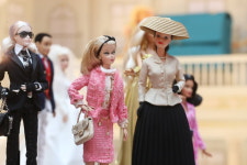 트럼프 아이들에게 인형 30개는 필요없다...3개만 사라