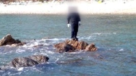 밀물로 갯바위에 고립된 낚시꾼 해경에 구조
