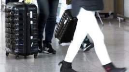 인천공항에서 강제 출국 절차 외국인 2명 도주