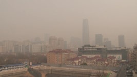 베이징에 강력한 스모그...황색 경보 발령