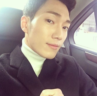 김필, CJ E&M과 전속계약…