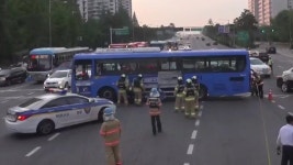 잠실역 부근서 버스·승용차 충돌로 천연가스 누출
