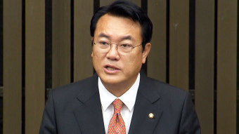 與 정진석 