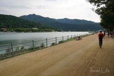 대구의 오아시스 수성못, 낭만과 먹거리의 천국