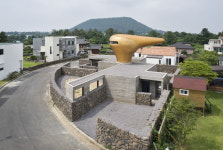 바람을 형상화 한 독특하고 개성 넘치는 집, 윈드하우스의 유쾌한 공간 산책에 빠져들다