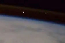 UFO? 별똥별? 국제우주정거장에서 포착된 미확인비행물체