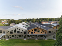 〔안정원의 건축 칼럼〕 트랙을 형상화한 동적인 공간과 입체적으로 연속된 초등학교 1