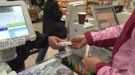 편의점 최저수익 보장 논란...상생? 개입?