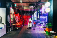 〔안정원의 디자인 칼럼〕 일상의 소재와 결합한 감각적이면서도 실험적인 전시 굿즈모아마트 1