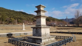 실수로 빠졌던 보령 성주사지 동 삼층석탑, 보물로 승격