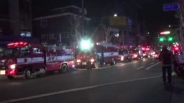 서울 시흥동 6층 건물서 불...1명 병원 이송