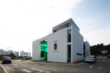 〔안정원의 건축 칼럼〕 바람으로 지은 집, 창작과 인문학적 교류의 공간 김홍신문학관 1