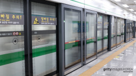 서울 지하철 시청역 안전관리요원 3명 확진