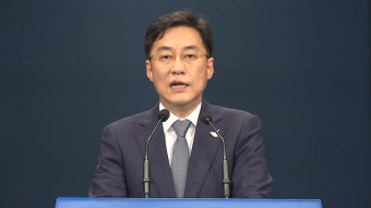 [속보] 문 대통령, 정무 최재성·민정 김종호·시민사회수석 김제남 내정