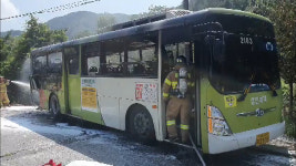 전북 완주 시내버스 화재...인명피해 없어