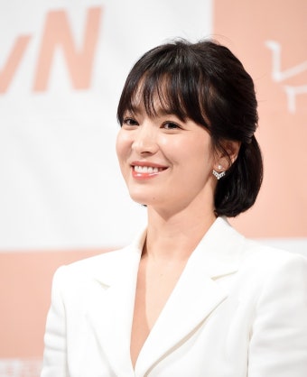'기부천사' 송혜교, 한글날 맞아 '프랑스 파리 역사 안내서' 1만부 기증