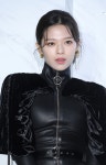 트와이스 정연, 공황장애로 활동 중단… JYP 회복에 전념