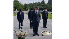 군사망사고진상규명위원장, 국립서울현충원 참배