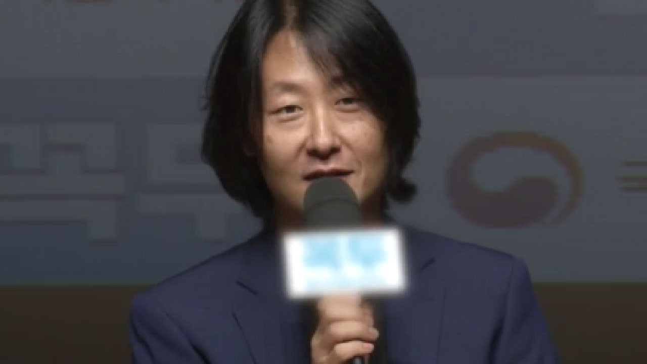 음악감독 부부의 사망, 매독 관련 의혹에 충격