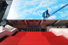 [75th 칸에 가다] 레드카펫 위 