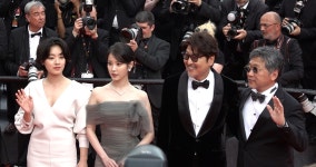 [칸에서 만나다] 고레에다 히로카즈 "韓 최고의 배우와 스태프… 재미없다면 제 탓"