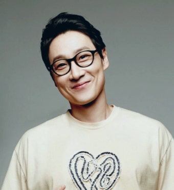 [단독] '데뷔 30년' 이휘재, 활동 쉼표...연말까지 가족과 캐나다 체류(종합)