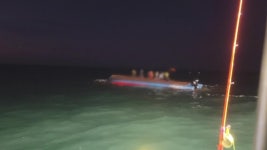 기름 냄새로 사고 직감...부안 낚시배 전복 7명 구조한 선장