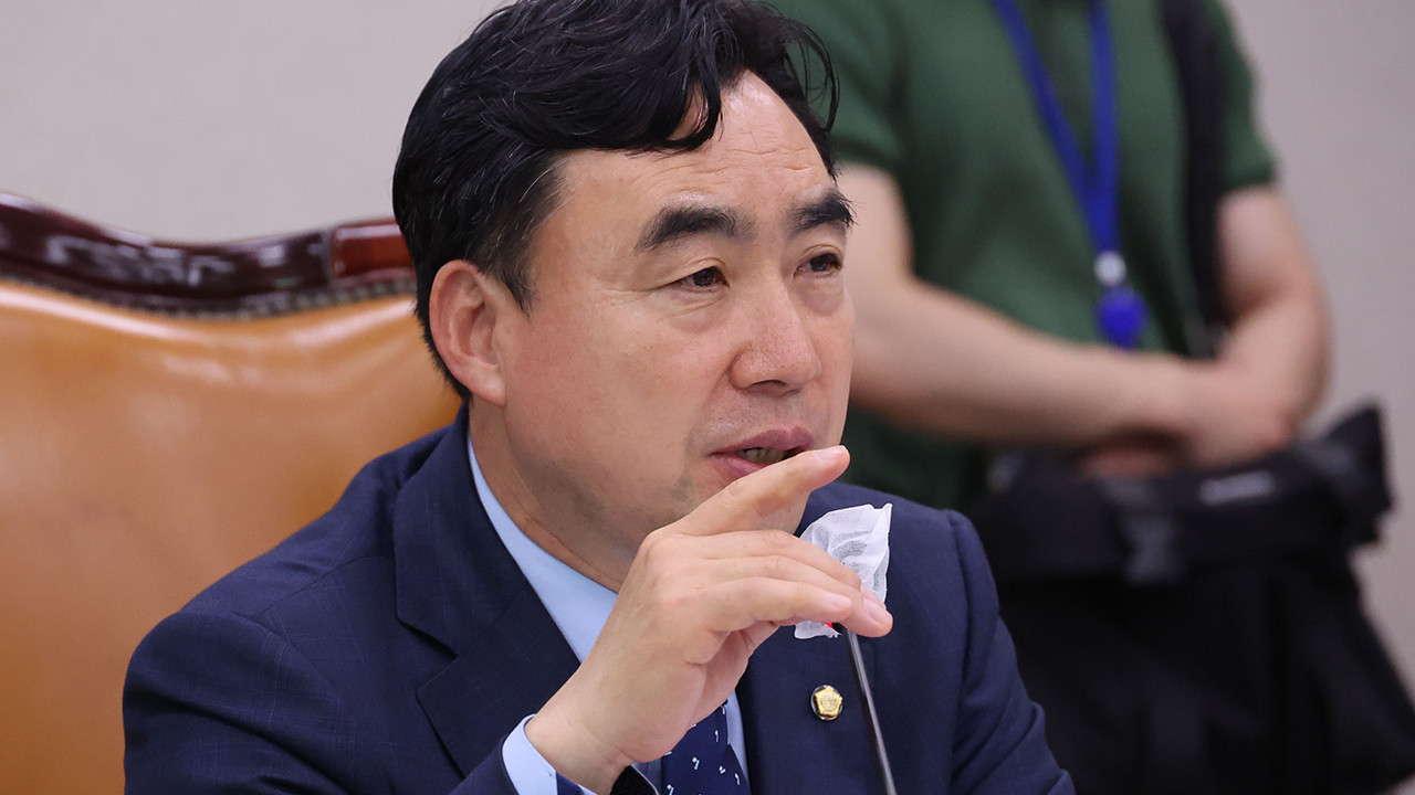 돈봉투 의혹 사건, 이성만 의원에게 징역 2년6개월 선고, 더불어민주당 전 의원들에 실형 선고 결과에 사회적 파장 여전한 상황