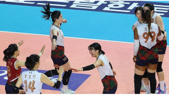 '모마 24점' 1위 현대건설, 김연경의 흥국생명 완파