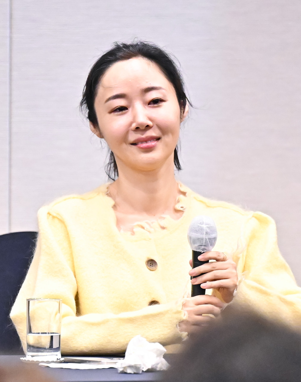 하이브 자회사 어도어 대표 경찰 출석, 배임 혐의 부인하고 코미디 같은 일