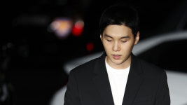 [속보] 전동 스쿠터 음주 운전 BTS 슈가, 피의자 조사 마쳐