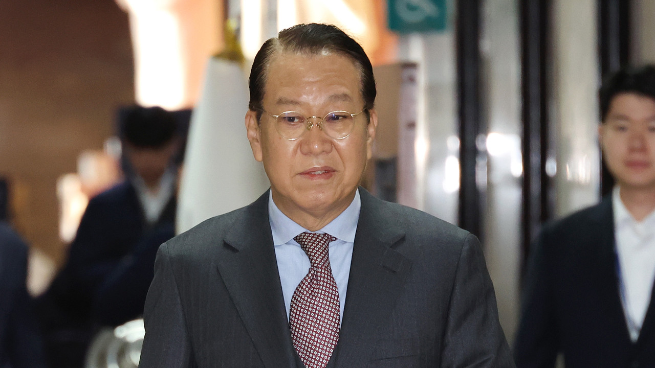 국민의힘 권영세, 제주항공 참사 희생자 위로를 전하며 합동분향소 조문 진행