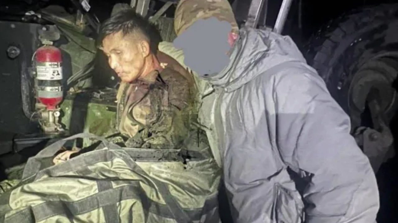 우크라이나, 북한군 2명 생포…러시아 쿠르스크 전장서 훈련 받아.