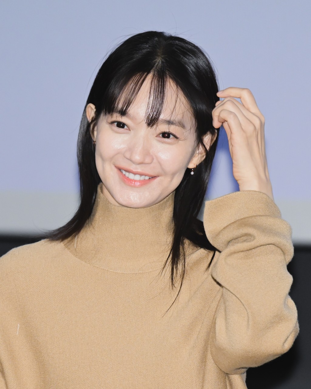 배우 신민아, 15년간 40억원 이상 기부...소외 계층 돕기 위한 노력 인정