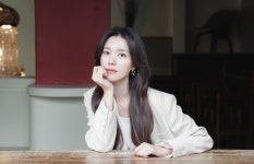 정시아, 라인엔터테인먼트 전속계약…김국진·김구라와 한솥밥