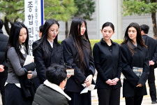 뉴진스 멤버 전원, 법정 출석 