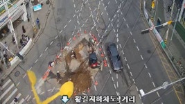 교차로가 뻥…인천 검단사거리역 인근 싱크홀 의심 신고