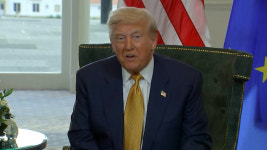 트럼프 골프치다 본 풍차 맹비난...풍력은 고래 미치게 해