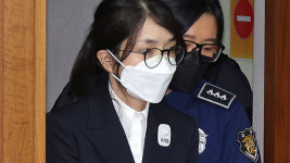 [속보] 김건희 '매관매직 의혹' 항소심 징역 5년 선고