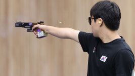 [속보] 이건혁, 사격 남자 개인 속사권총 금메달...2관왕