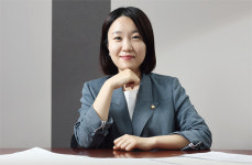 법정 보다 공장 많이 가던 변호사 이소영 민주당 의원의 숙제