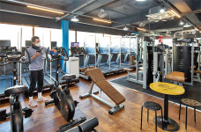 헬스장 문은 열었지만...